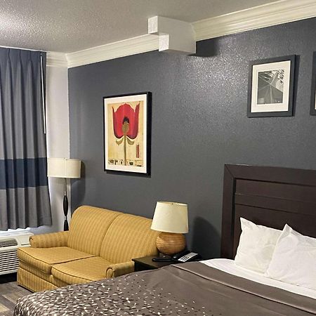 Rodeway Inn Стивънвил Стая снимка