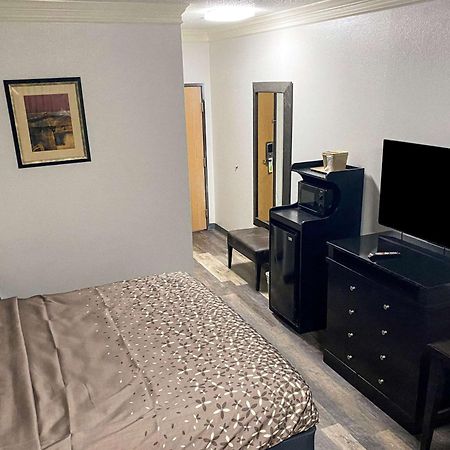 Rodeway Inn Стивънвил Стая снимка