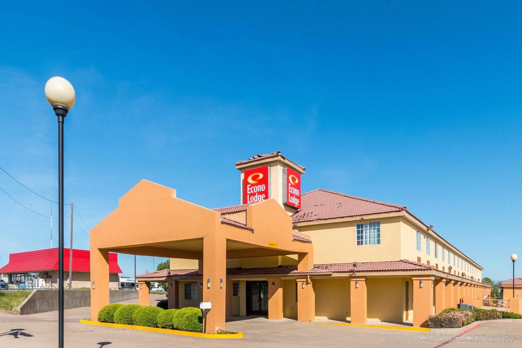 Rodeway Inn Стивънвил Екстериор снимка