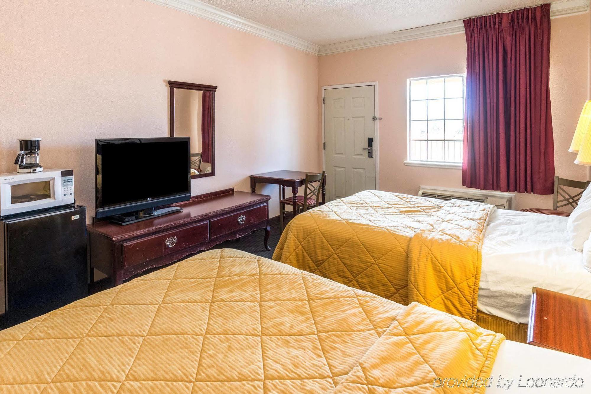 Rodeway Inn Стивънвил Екстериор снимка